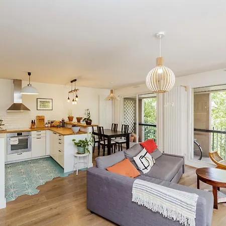 Apartment 72 M Comfortable And Decorated With Balcony