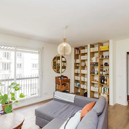 Apartment 72 M Comfortable And Decorated With Balcony